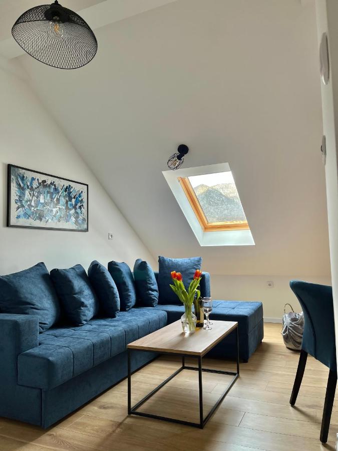 Loft Apart بلوزين المظهر الخارجي الصورة