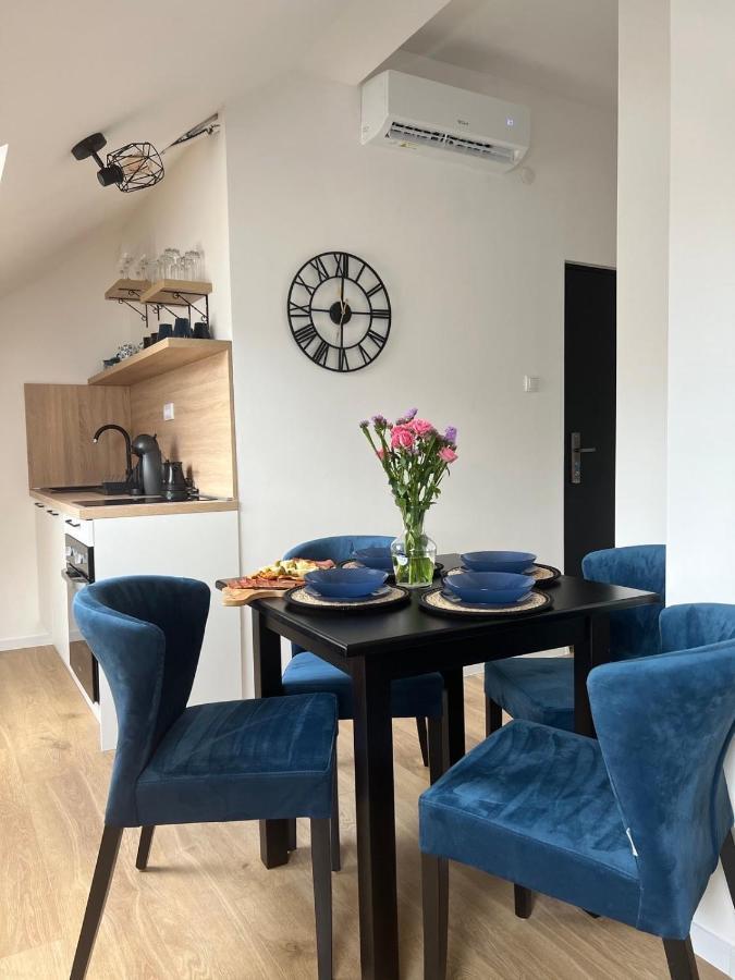 Loft Apart بلوزين المظهر الخارجي الصورة