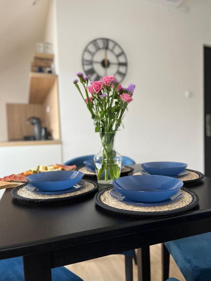 Loft Apart بلوزين المظهر الخارجي الصورة