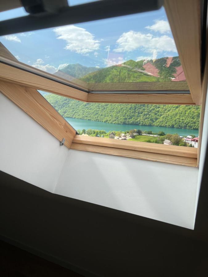Loft Apart بلوزين المظهر الخارجي الصورة
