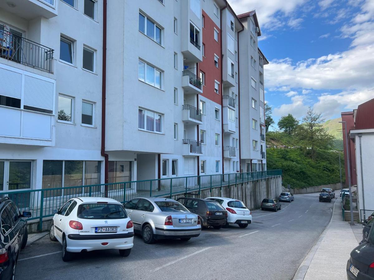 Loft Apart بلوزين المظهر الخارجي الصورة
